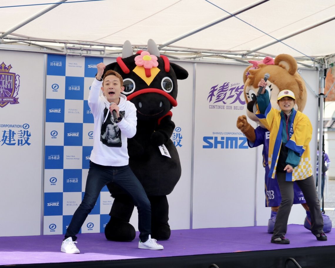 北広島町イメージキャラクター花田舞太郎くんのテーマソング おいでよ キタひろ を歌う月山翔雲さんの笑顔 日刊わしら Hiroshima Daily Washira