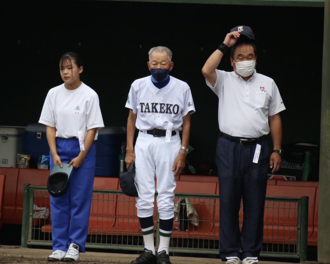 同点で迎えた5回終了後、試合中に唯一動いた迫田監督直々の円陣の
