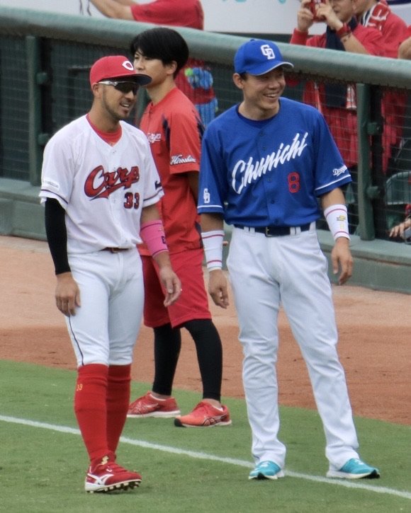 🧢通算2000安打を達成した中日ドラゴンズ大島洋平選手とカープ菊池涼介