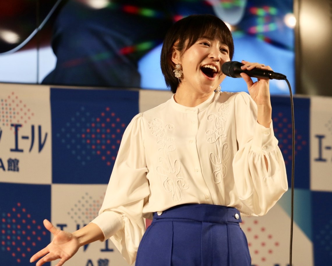 large-4909740a-cf0b-419e-b529-