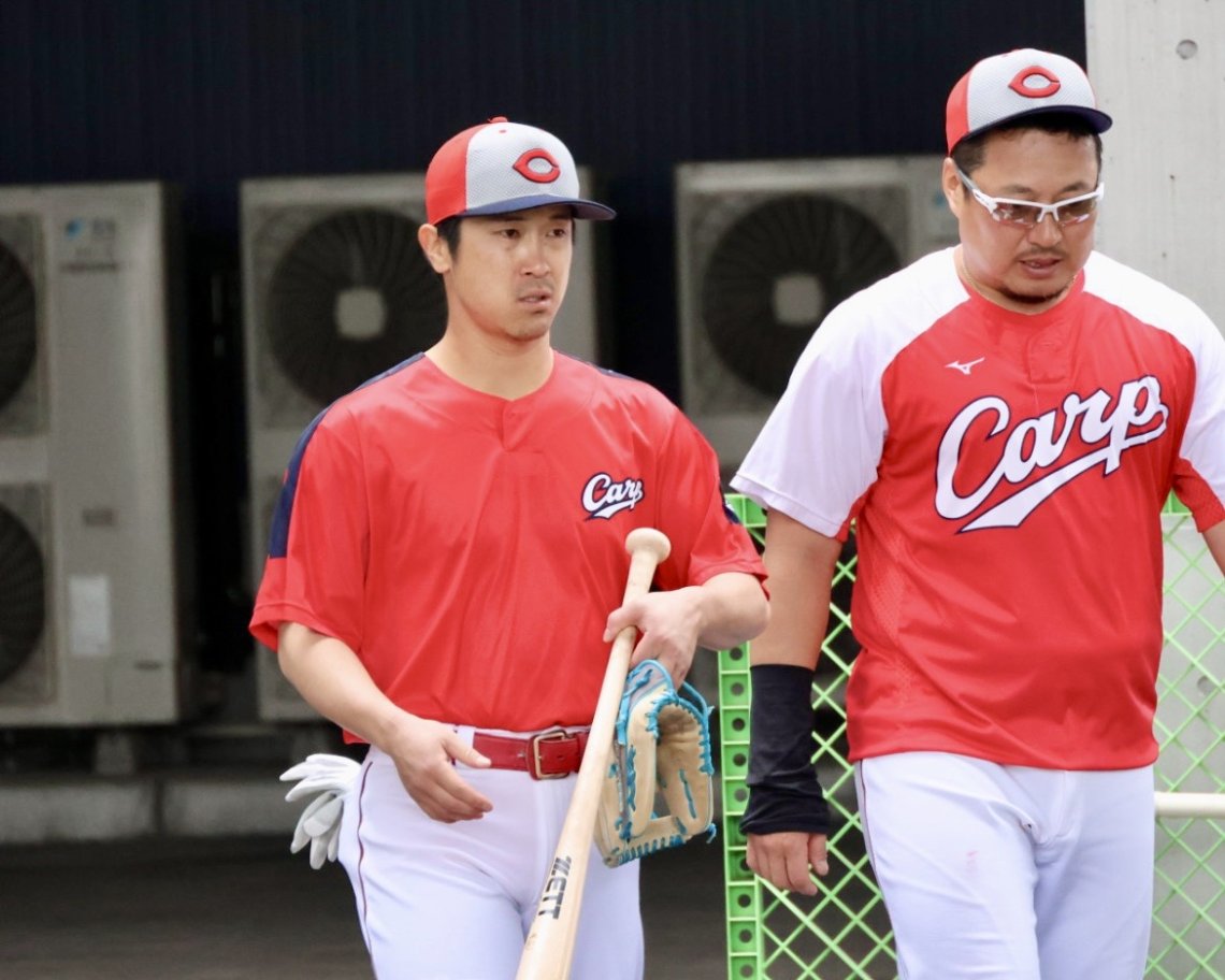 広島カープ 菊池涼介　2017年 優勝ボールケース付き 広島カープ 菊池涼介 2017年 優勝ボールケース付き 広島カープ 菊池