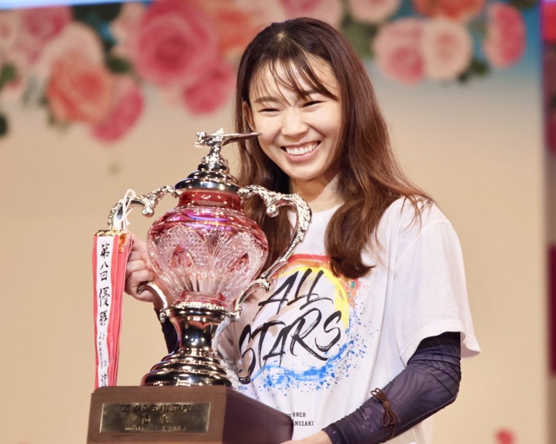 ボートレース児島　当選・非売品　守屋美穂選手の似顔絵イラスト入りパーカー ボートレース児島 当選・非売品 守屋美穂選手の似顔絵イラスト