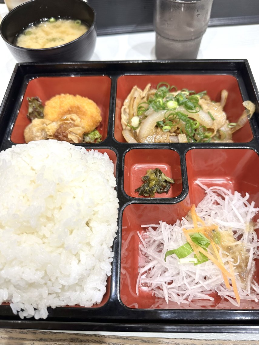 半ライス大盛 Large serving] I heard that 3-go fried rice is available in
