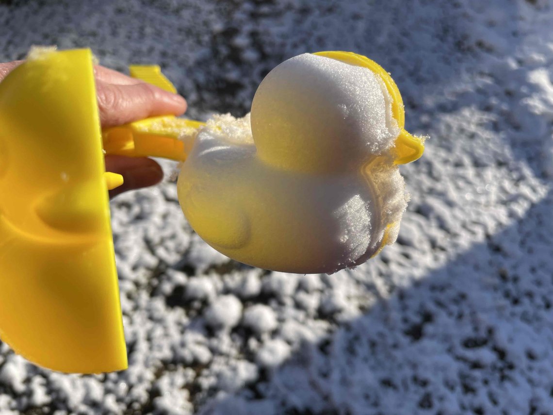 NO.473❤雪だるま遊びたい～❤アヒル型❤蓄光❤レジンヘアゴム