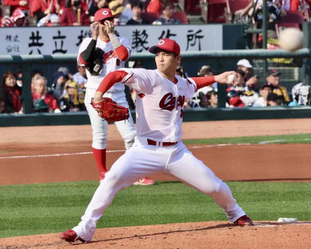 ⚾️26日マツダスタジアムでの練習後、新井監督から開幕4番を託