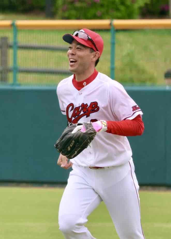 ⚾️11日ウエスタン・リーグ中日戦、試合前に笑顔で守備練習を見せる