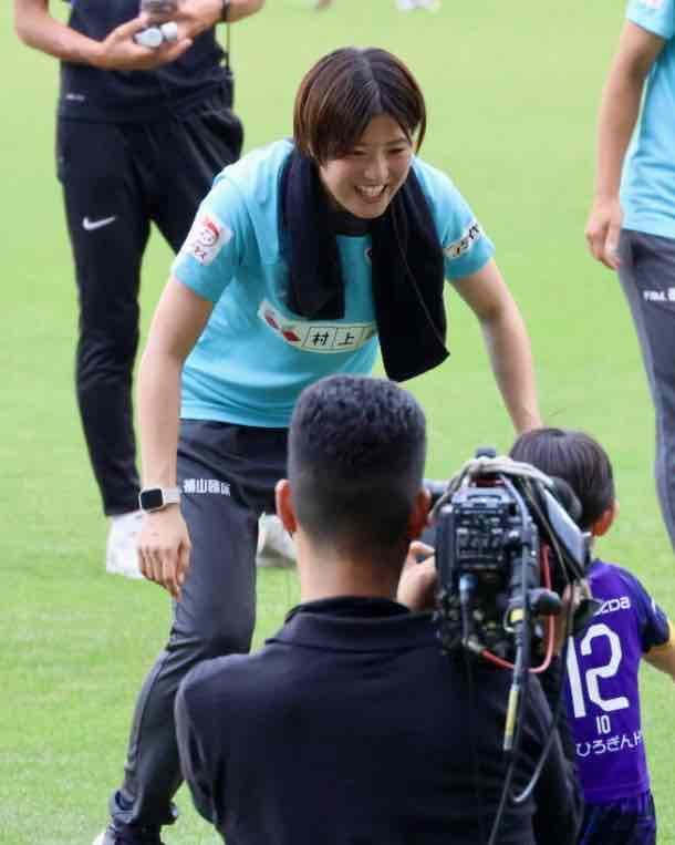 💜イベント終了後、ファンサービスをするサンフレッチェ広島レジーナ