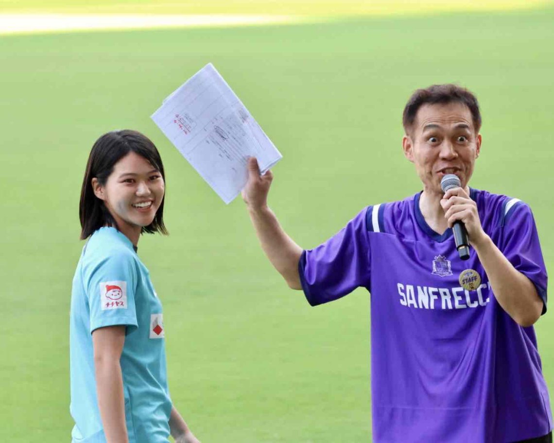 💜イベント終了後、ファンサービスをするサンフレッチェ広島レジーナ