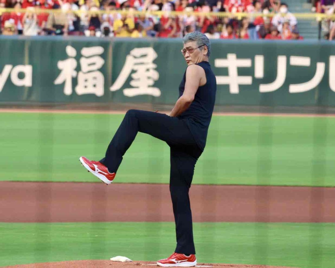 🕊️「ピースナイター2025」で始球式を務める広島県出身の歌手で俳優の