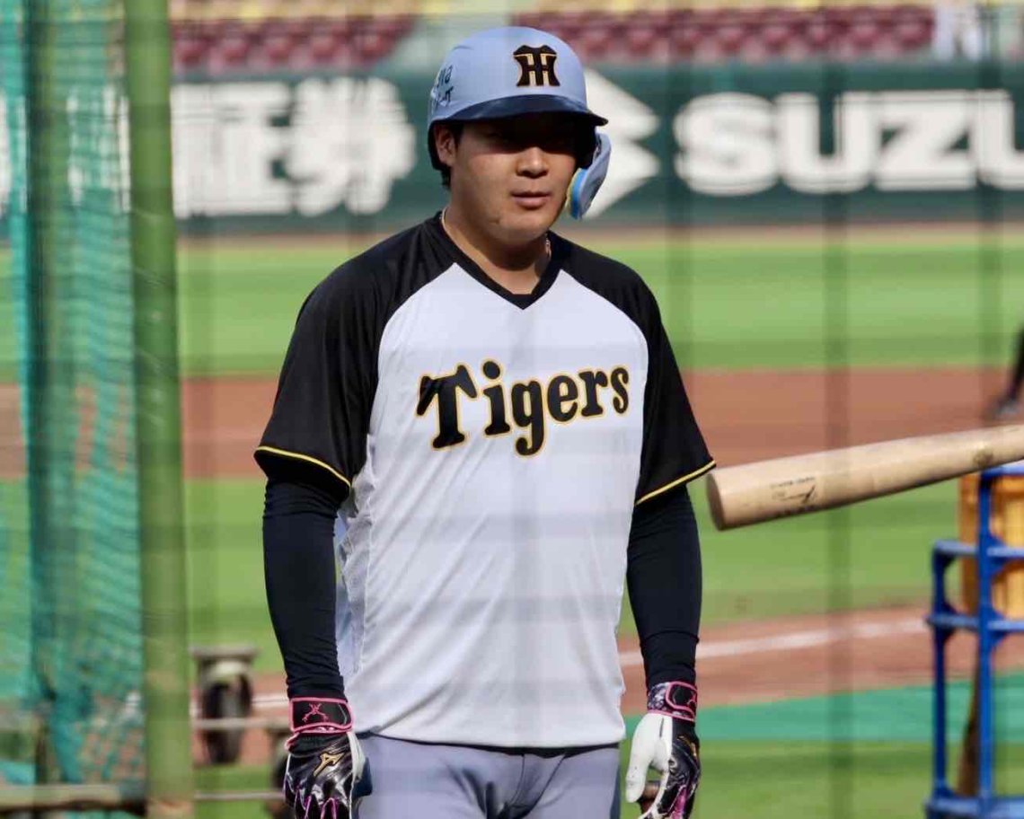 🐯13日マツダ、試合前にバッティング練習をする阪神タイガース近本光司