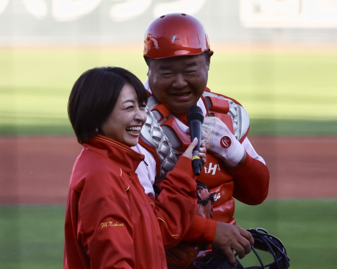 広島東洋カープ・西山秀二・実使用ユニフォーム 広島カープ西山秀二実使用ユニフォーム（上のみ 2004年ビジター用）と