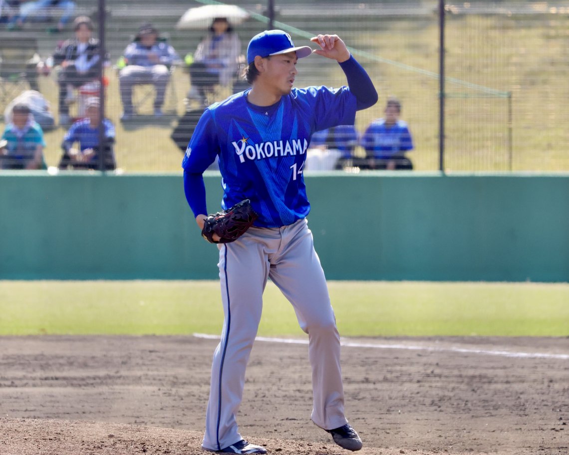 ⚾️5日ファーム交流戦】最終回ピンチを抑えメンバーと握手をする横浜